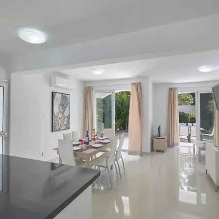 Villa Simona Protaras